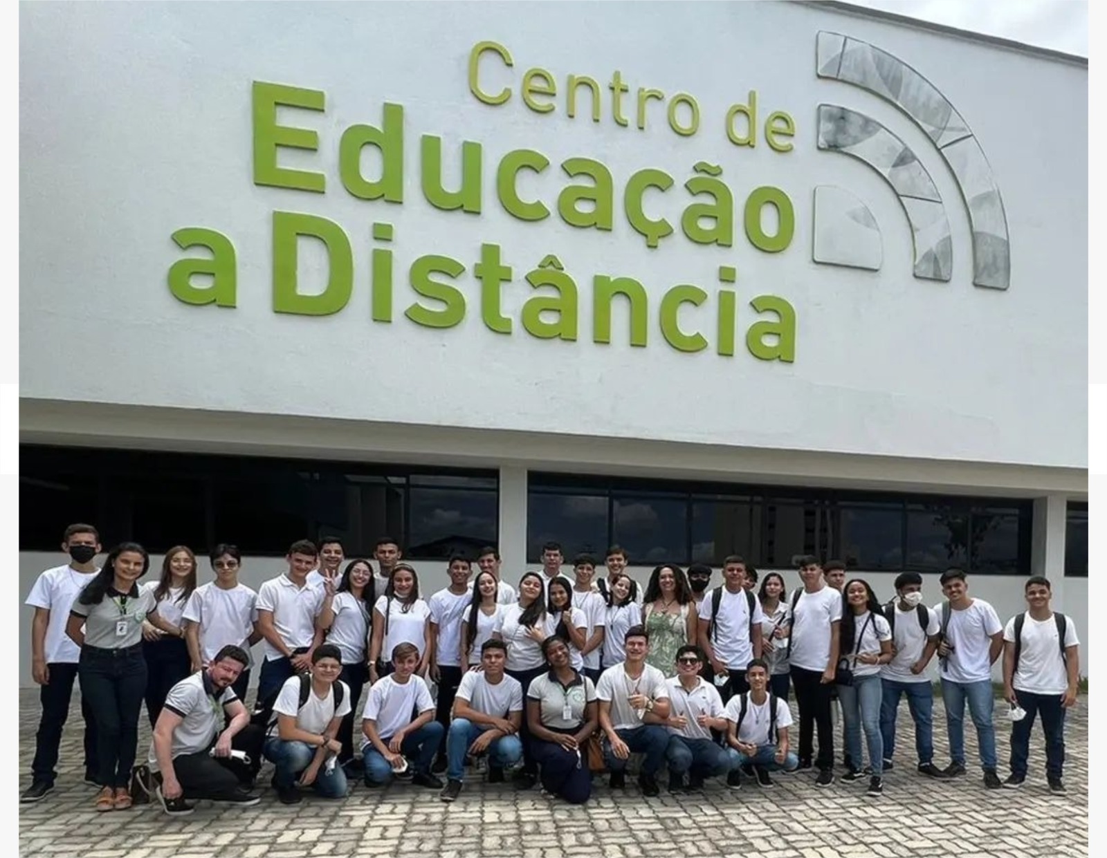 A educação híbrida no Ceará: 10 anos mediando saberes e aproximando pessoas