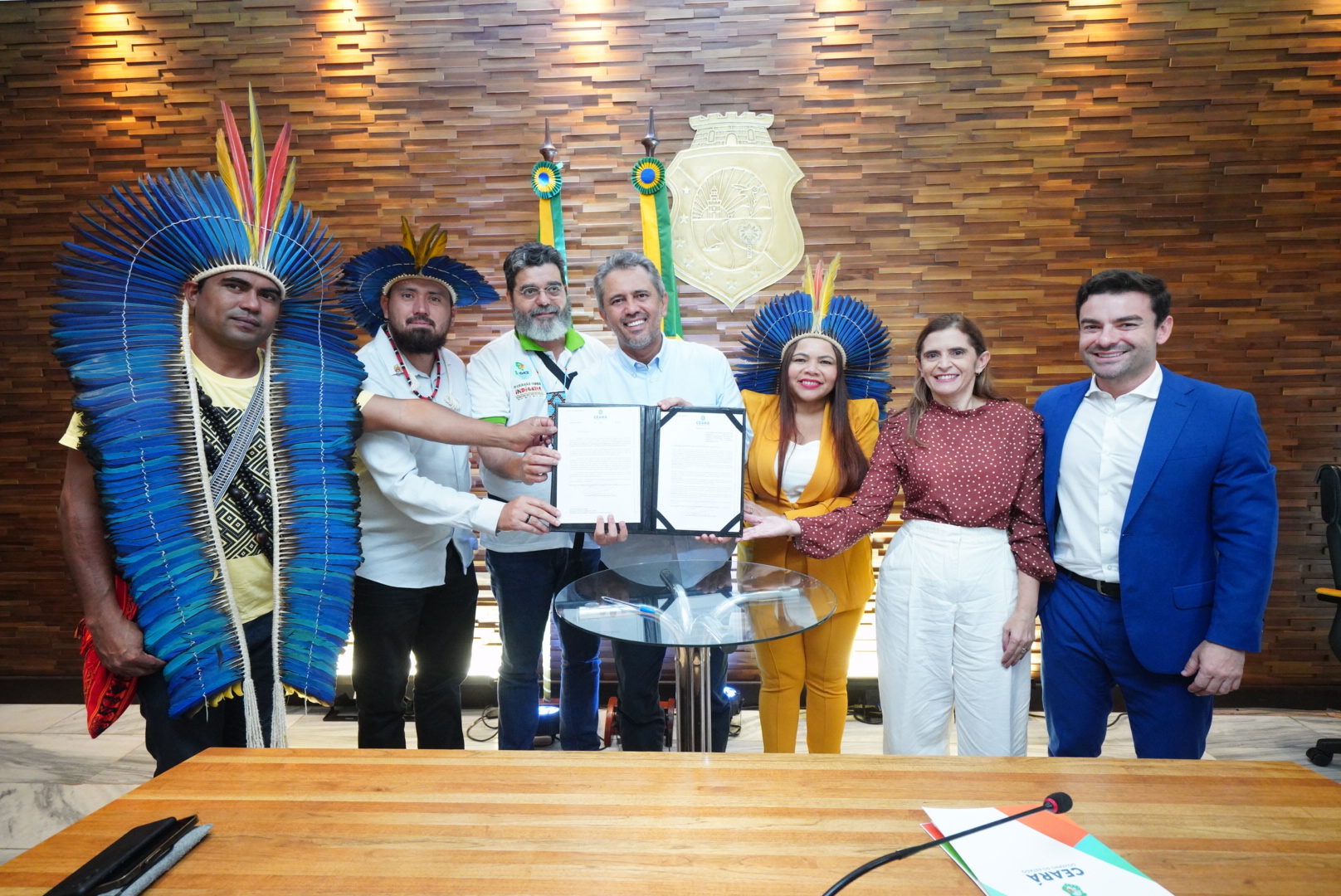 Governo recebe lideranças e anuncia ações em benefício das populações indígenas